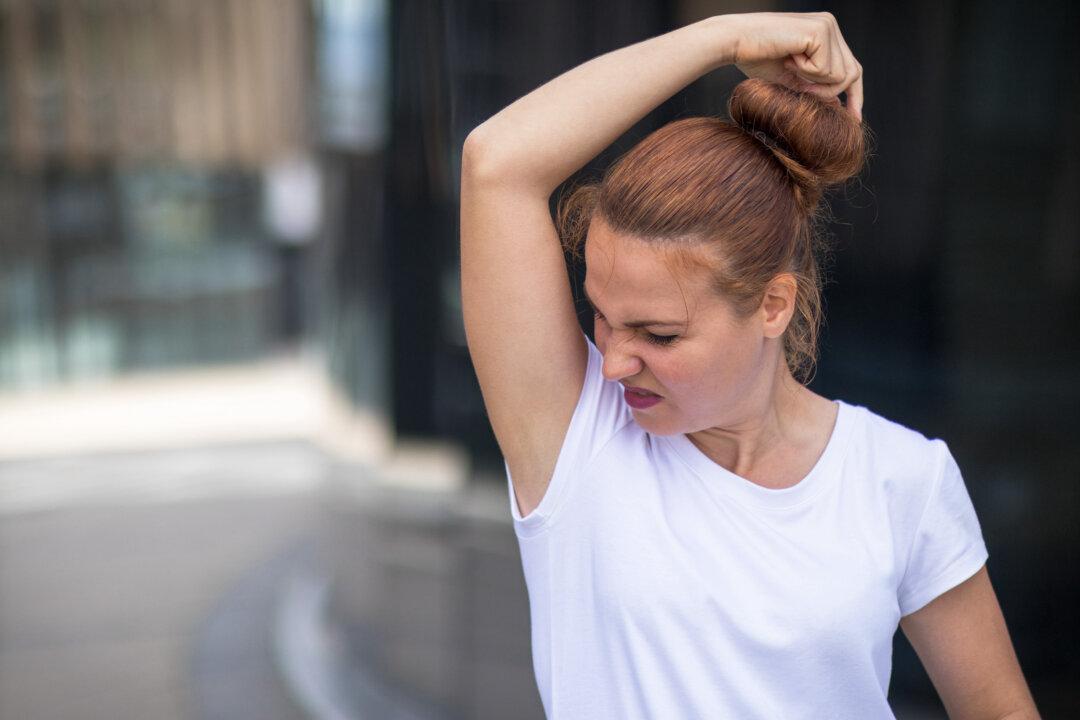 How to Treat Body Odor With Diet
