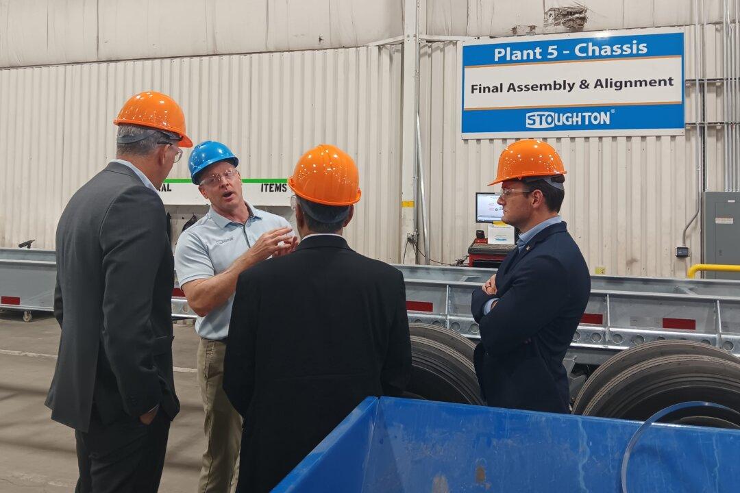 Bipartisan Unity Emerges at Wisconsin Factory to Address CCP’s Threat to American Manufacturing