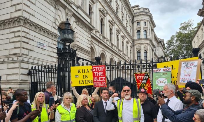Protesters Block 80 ULEZ Cameras in Major Opposition to Policy