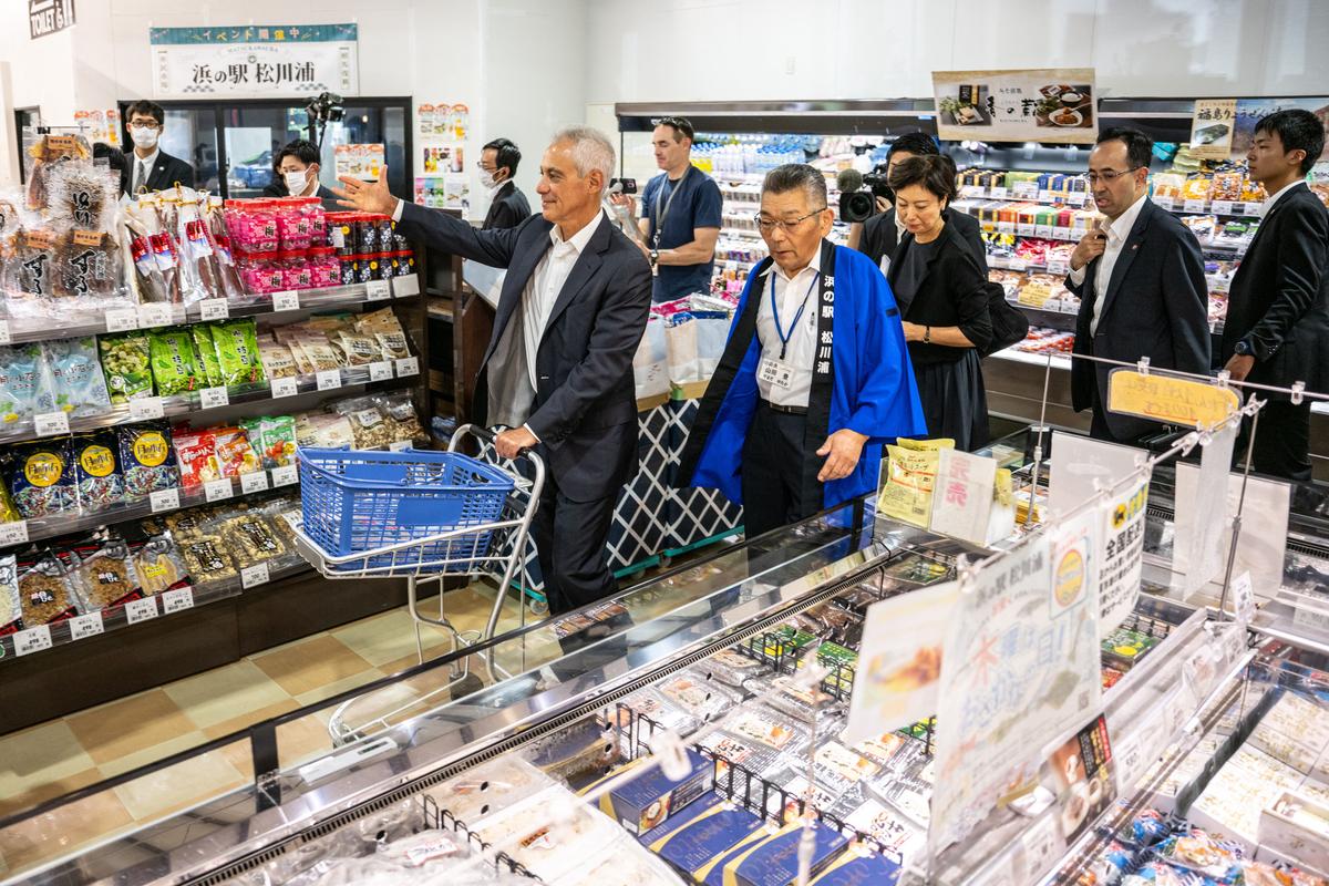 US Envoy Visits Fukushima to Eat Fish, Criticize China’s Seafood Ban Over Wastewater Release