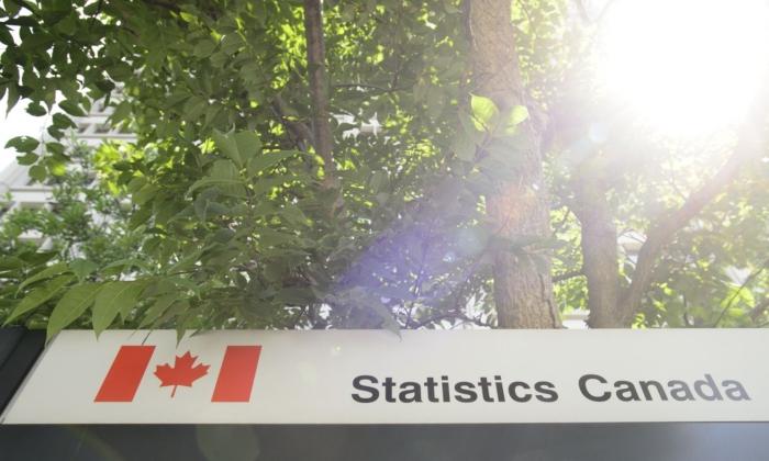 Economists See Bank of Canada Holding on Rates After Surprise GDP Contraction
