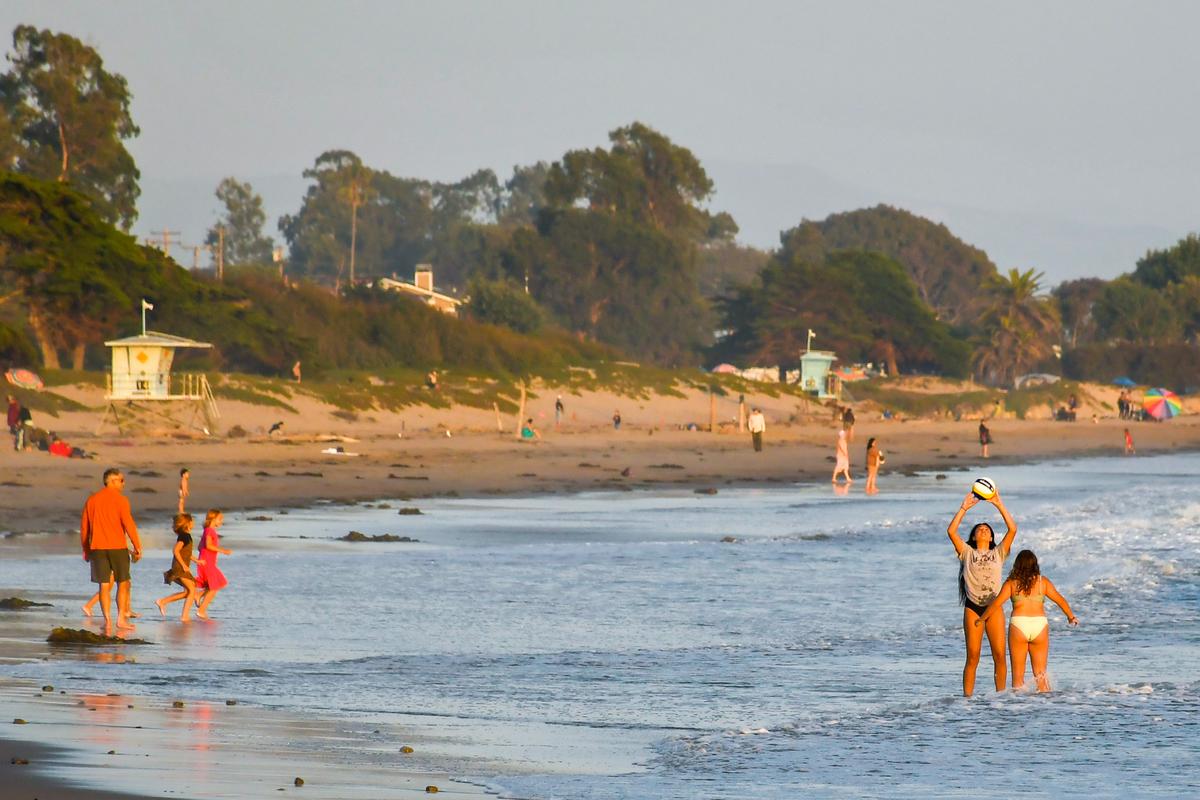 Carpenteria State Beach. (Christopher Reynolds/Los Angeles Times/TNS)