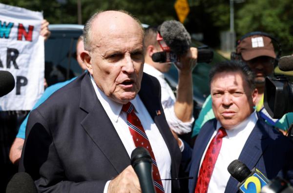 Giuliani's Entire Fulton County Legal Team Withdraws