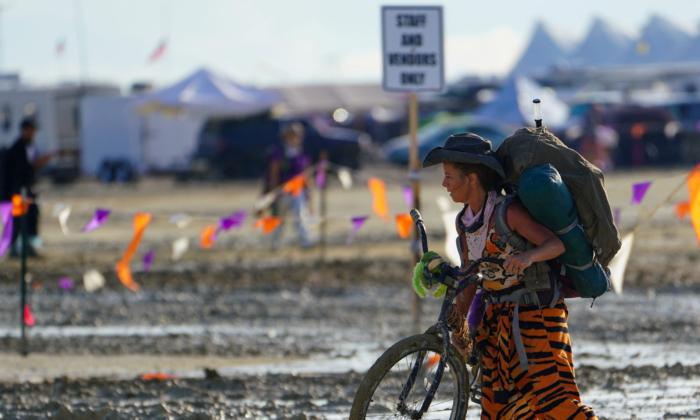 Burning Man Revelers Begin Exodus After Flooding Left Tens of Thousands Stranded in Nevada Desert