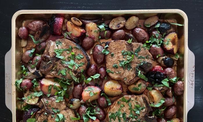 It’s Time to Return to the Oven With Sheet Pan Pork Chops