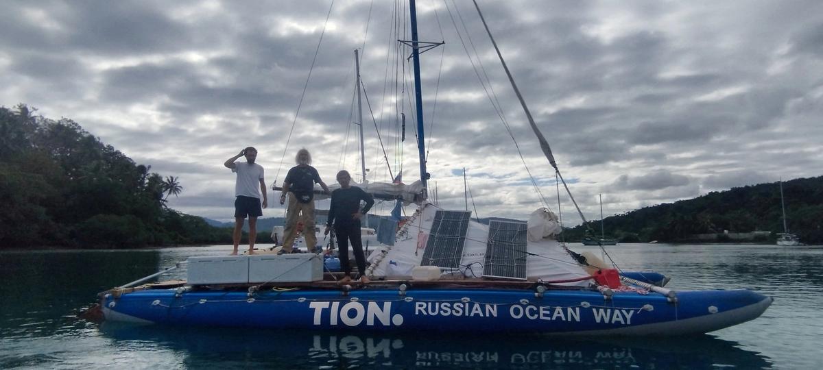 3 Rescued After Sharks Attack Inflatable Yacht Off Australian Coast