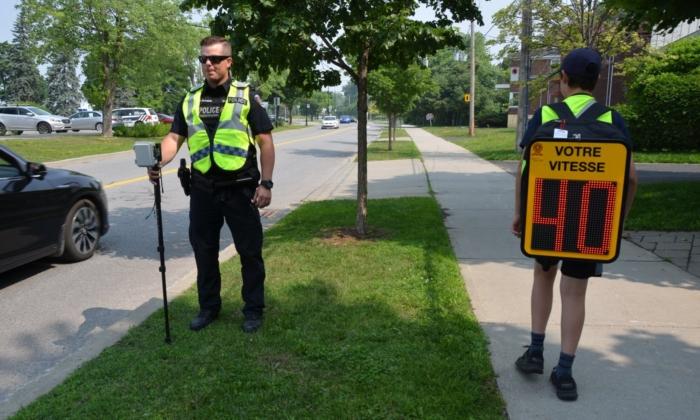 Montreal-Area Police Equip Schoolchildren With Backpacks That Display Speed Cameras