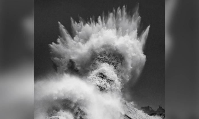 Photographer Captures Epic Storm Waves With One of Them in the Shape of Poseidon Wearing His Crown