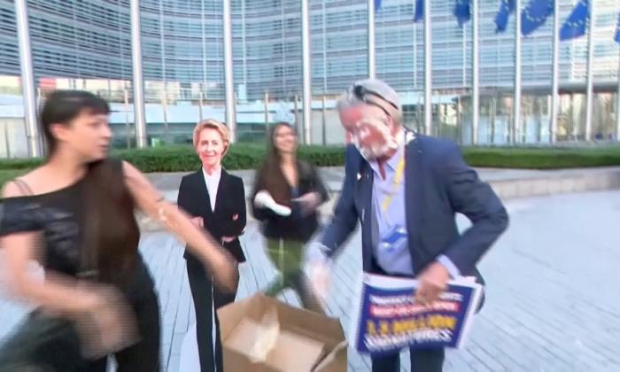 Ryanair CEO Gets Pied During Brussels Protest Against Air Traffic Controller Strikes