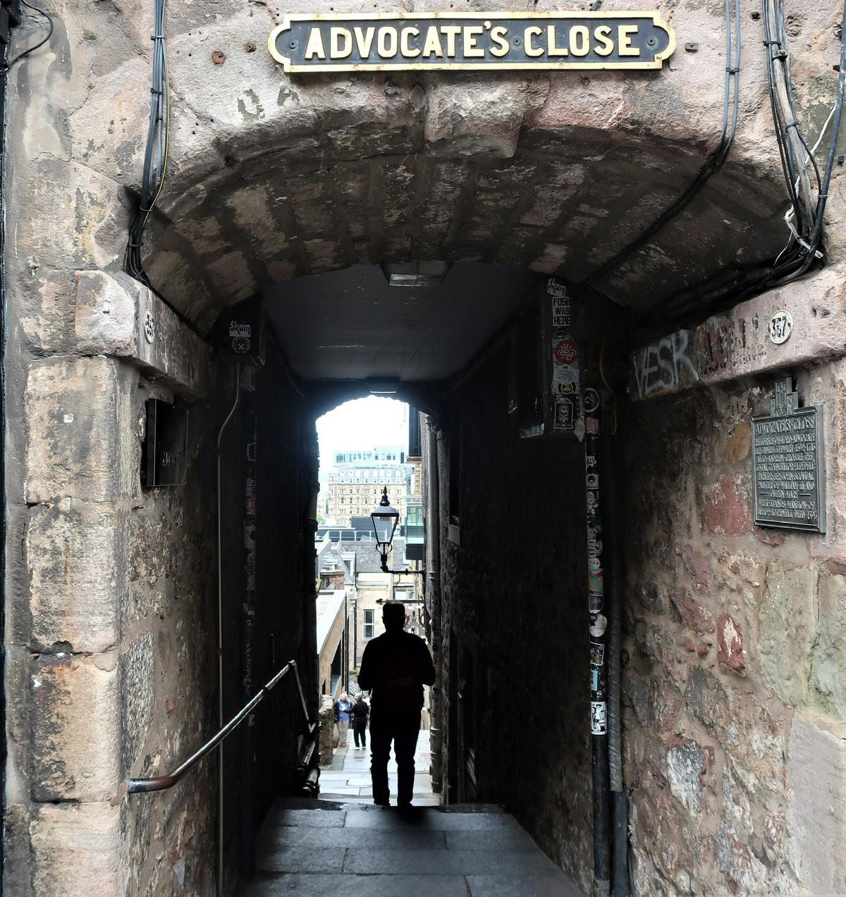 Advocate’s Close is one of many such underground thoroughfares in Edinburgh, Scotland. (Victor Block)