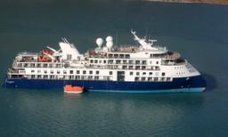 Trawler's Attempt Fails to Free Grounded Cruise Ship in Greenland
