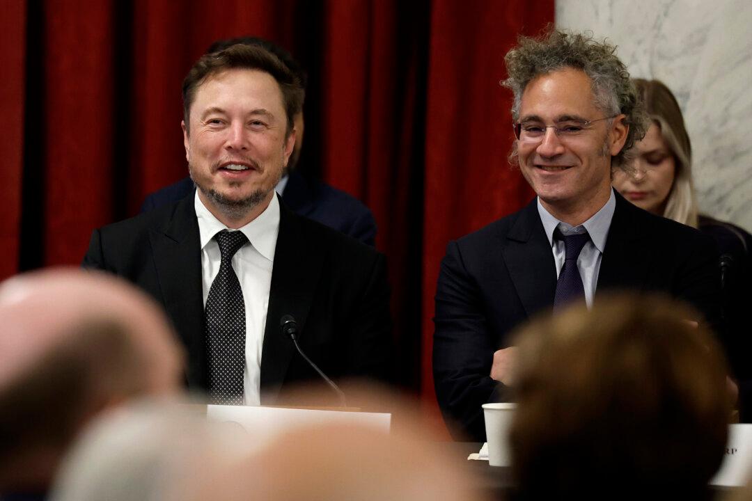 Palantir CEO Criticizes Democrats’ Resistance to DOGE