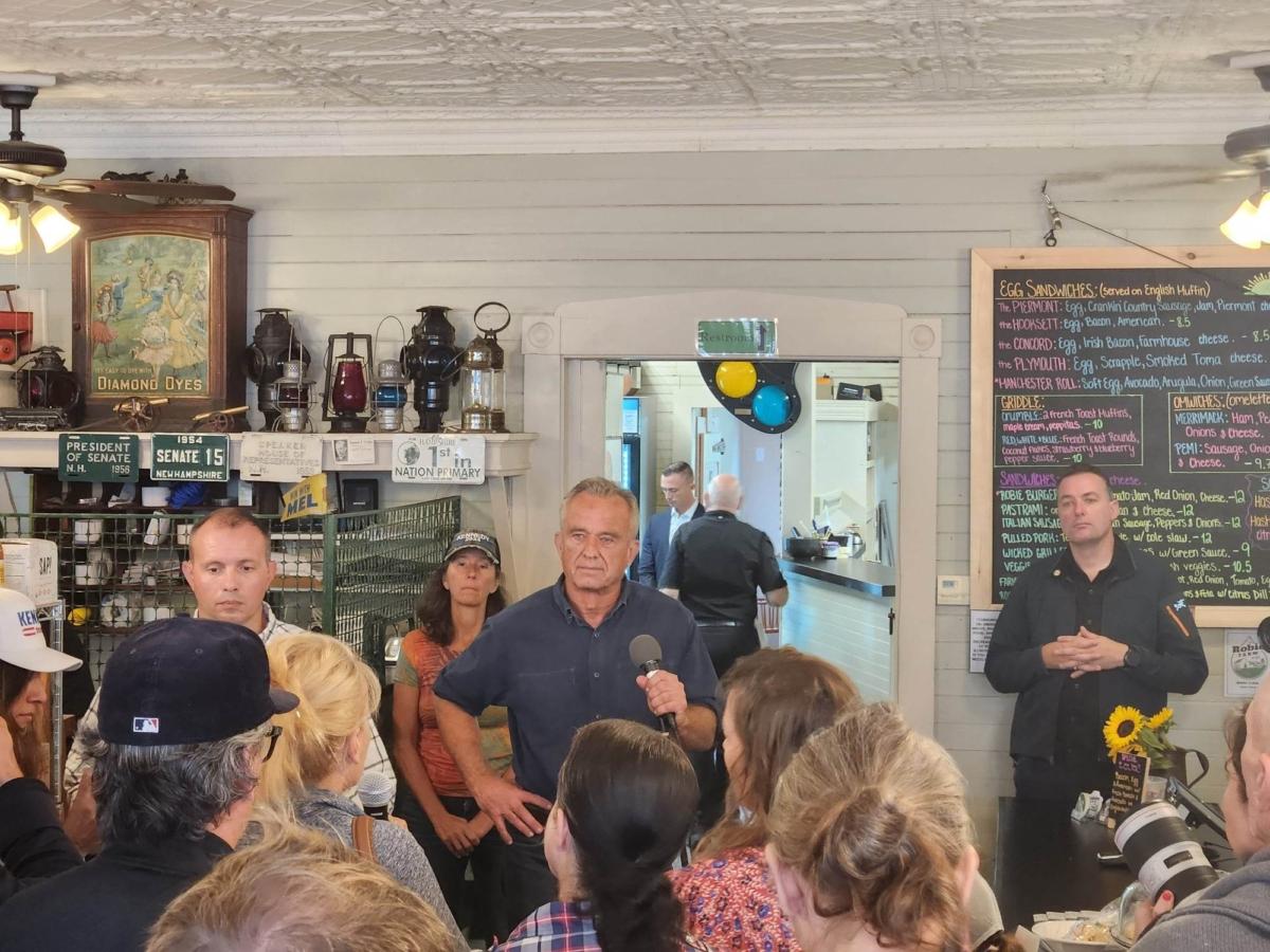 Robert F. Kennedy Jr. appears at a town hall in Hooksett, New Hampshire, on Sept. 13. (Jeff Louderback/Epoch Times)