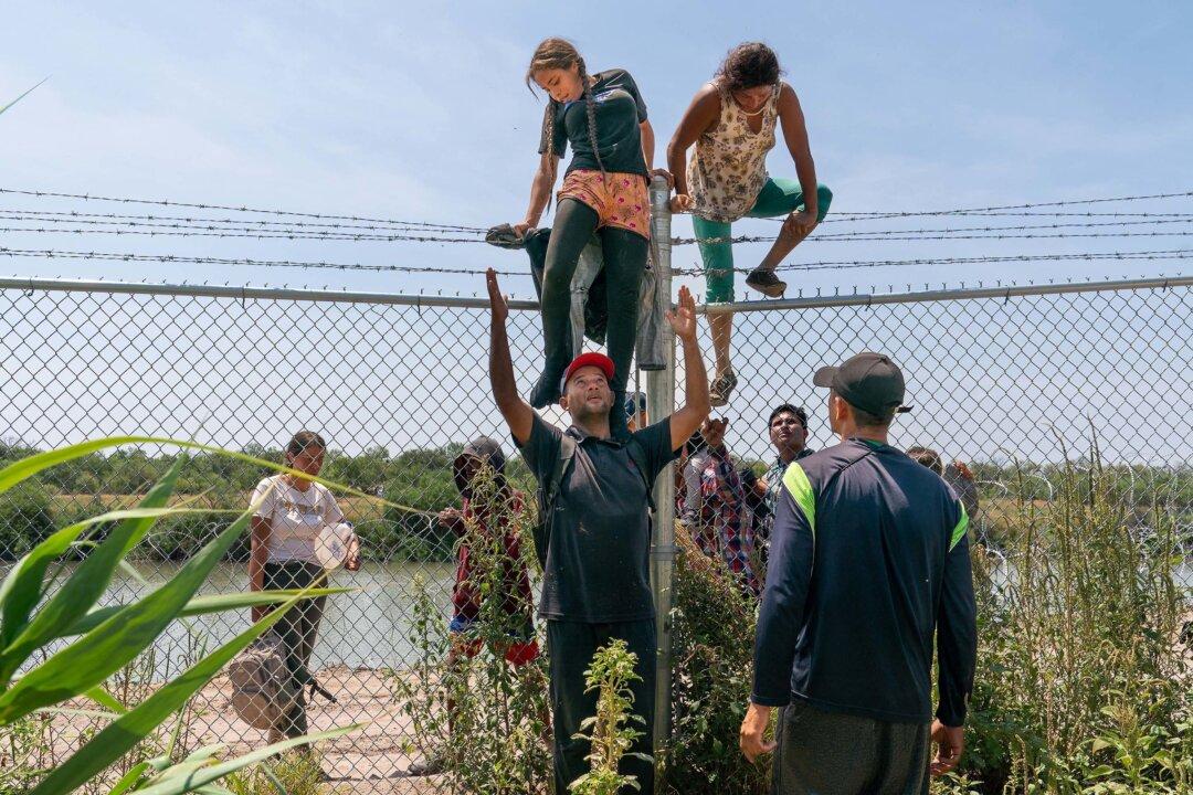 Eagle Pass Declares Emergency Due to Influx of Illegal Immigrants