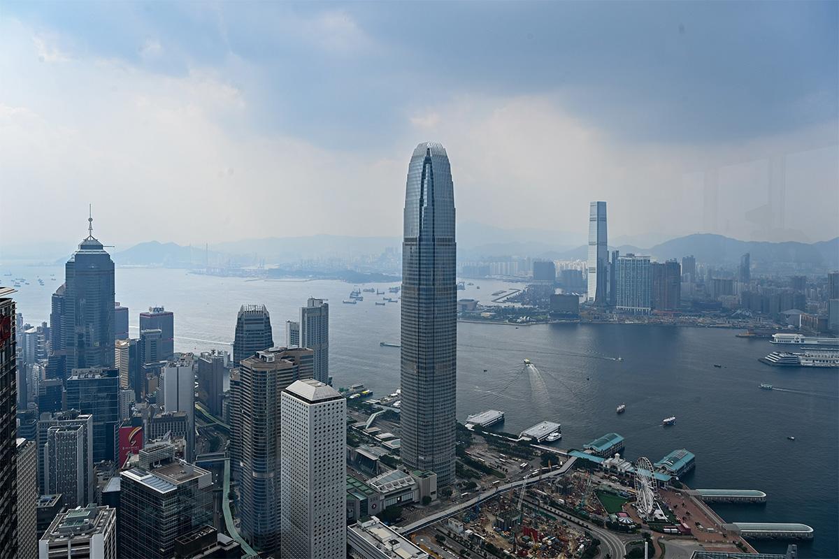 Hong Kong Government Suspected of Luring Mainland Billionaires to Transfer Money in the Guise of Charity