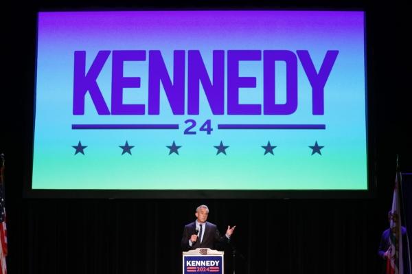 Democratic presidential candidate Robert F. Kennedy Jr. speaks at a Hispanic Heritage Month event at Wilshire Ebell Theatre in Los Angeles on Sept. 15, 2023. (Mario Tama/Getty Images)