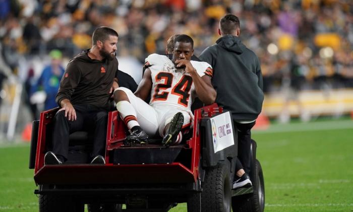 Nick Chubb Suffers Another Severe Knee Injury, Likely Ending the Browns Star Running Back’s Season