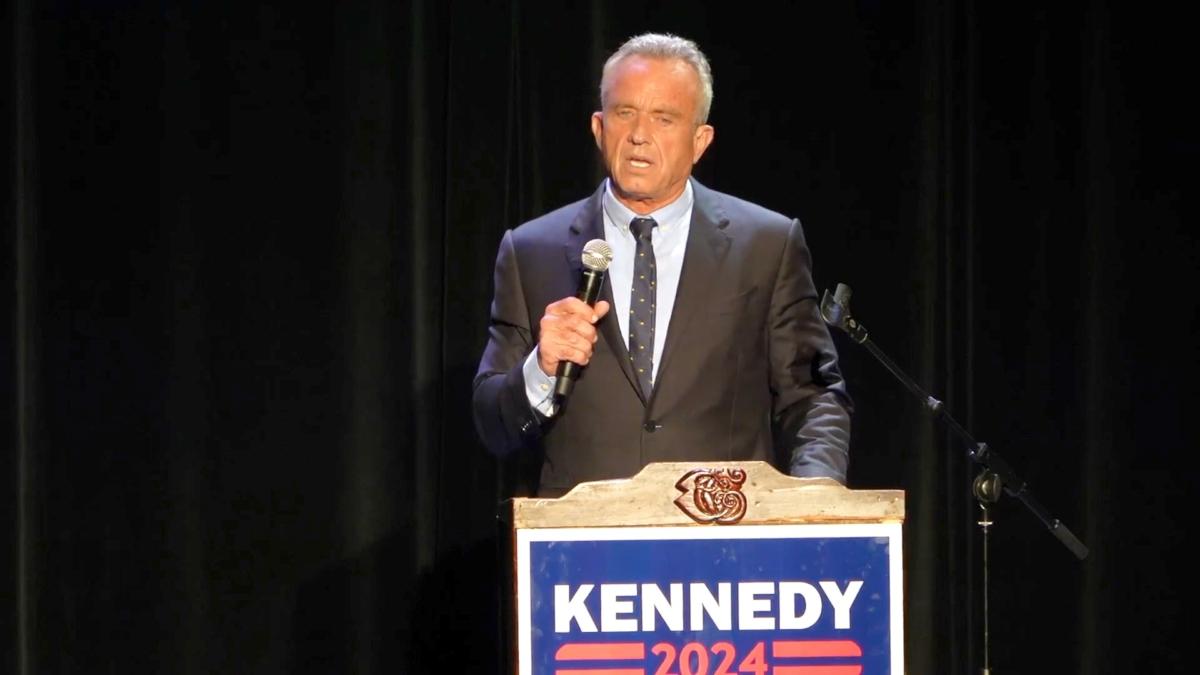  Democratic presidential candidate Robert F. Kennedy Jr. speaks at an event in Los Angeles on Sept. 15, 2023. (NTD)