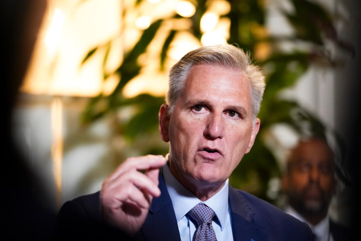 U.S. House Speaker Kevin McCarthy (R-Calif.) speaks with reporters on Capitol Hill in Washington on Sept. 19, 2023. (Madalina Vasiliu/The Epoch Times)