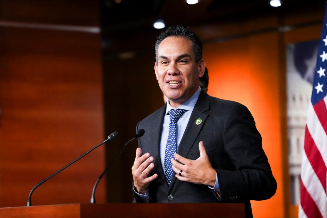 Democrats Press for Bipartisan Spending Bill With a Focus on Health Care