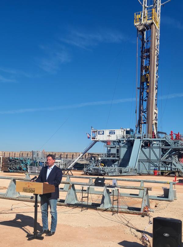 Florida Gov. Ron DeSantis lays out his energy policy in front of an oil rig in Midland, Texas, on Sept. 20, 2023. (Dan M. Berger/The Epoch Times)