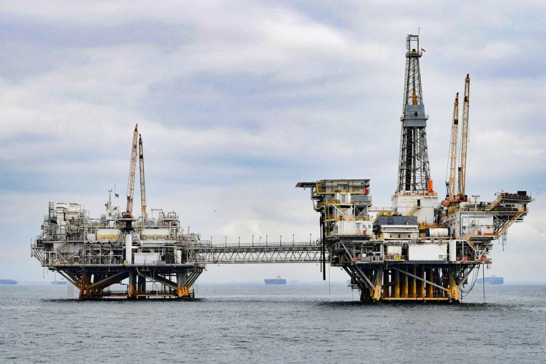 Oil Spill Reported Off Huntington Beach Coast