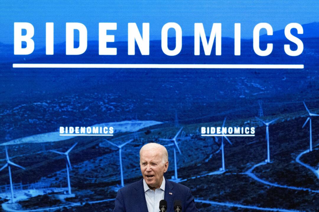 Are Ordinary Americans Buying ‘Bidenomics’?