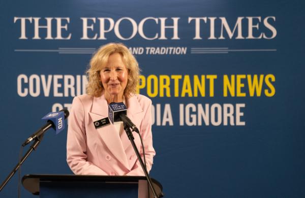  Orange County Board of Education President Mari Barke speaks at the opening of a new Epoch Times office location in Irvine, Calif., on Sept. 19, 2023. (John Fredricks/The Epoch Times)