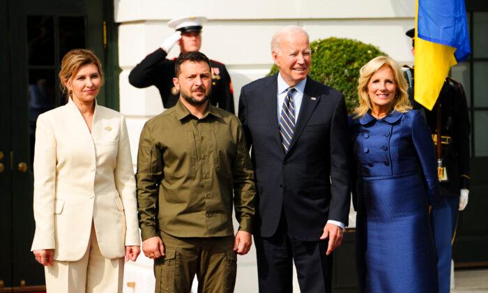 Biden Welcomes Zelenskyy to White House While Congress Split on Ukraine Aid