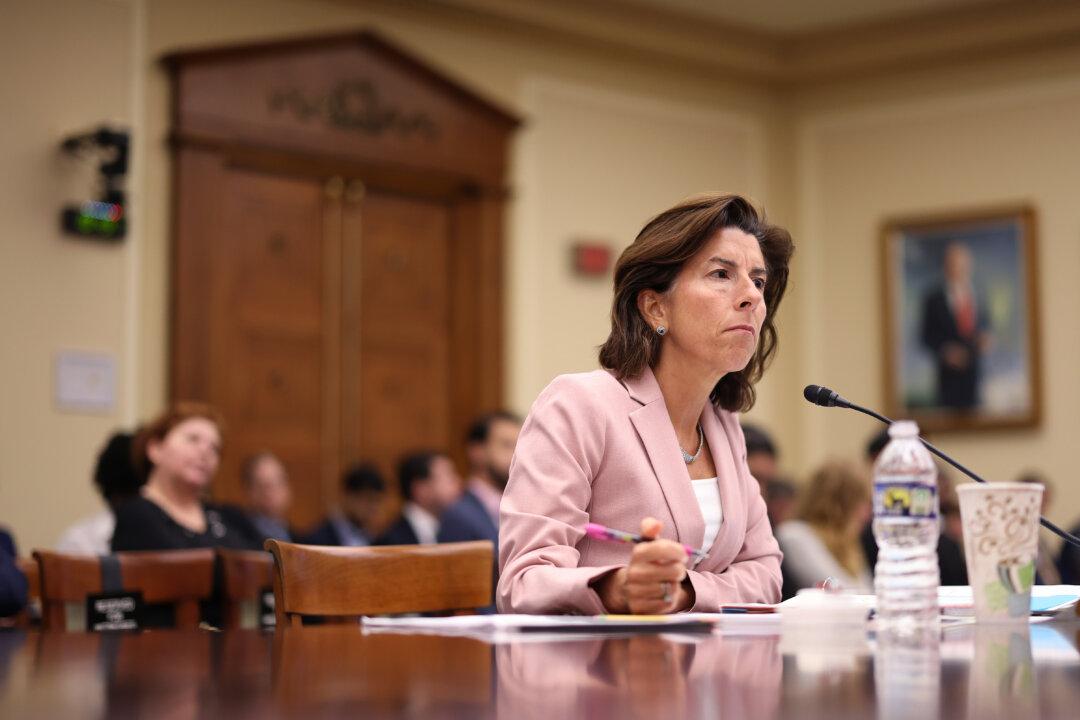 Huawei’s Chip Breakthrough ‘Incredibly Disturbing’: Commerce Secretary Raimondo