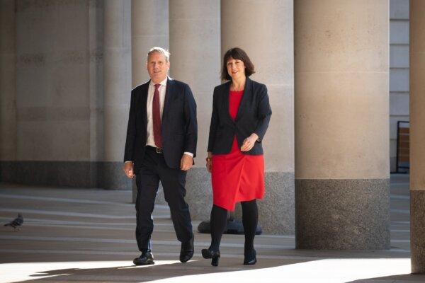Labour leader Sir Keir Starmer and shadow chancellor Rachel Reeves during a visit to the London Stock Exchange Group on Sept. 22, 2023. (Stefan Rousseau/PA)