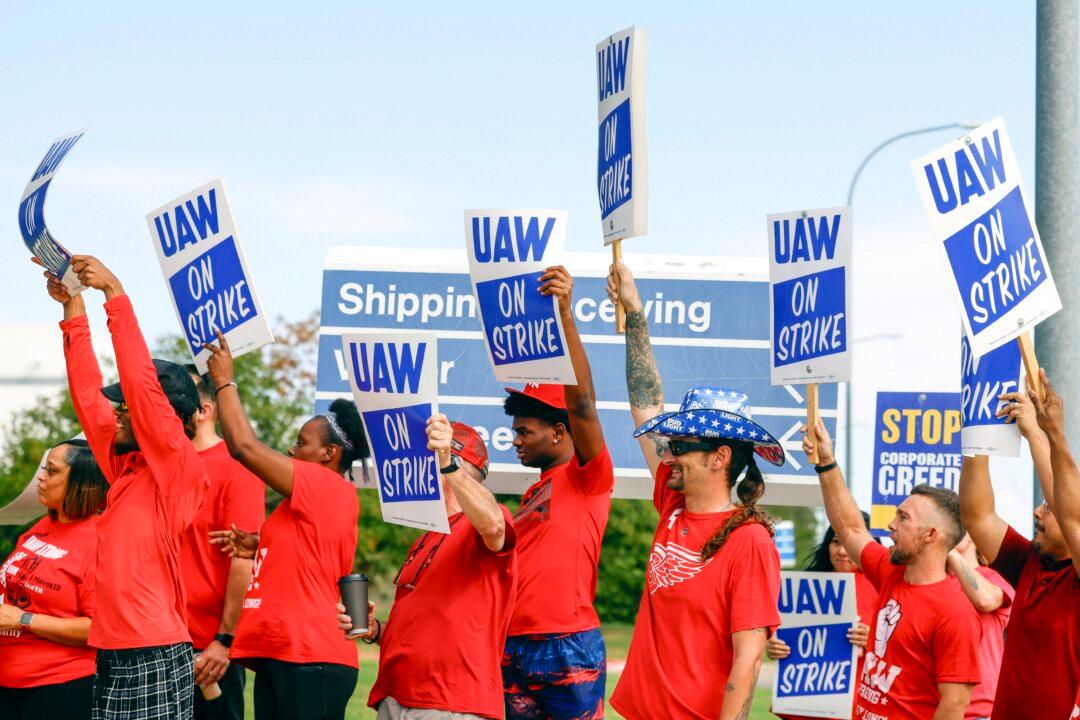 Auto Workers Still Have Room to Expand Their Strike Against Car Makers, but They Also Face Risks