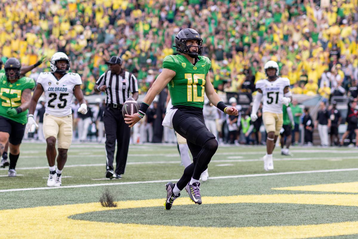 Bo Nix, No. 10 Oregon Slam Brakes on Coach Prime’s ‘Cinderella Story’ With a 42–6 Rout of Colorado