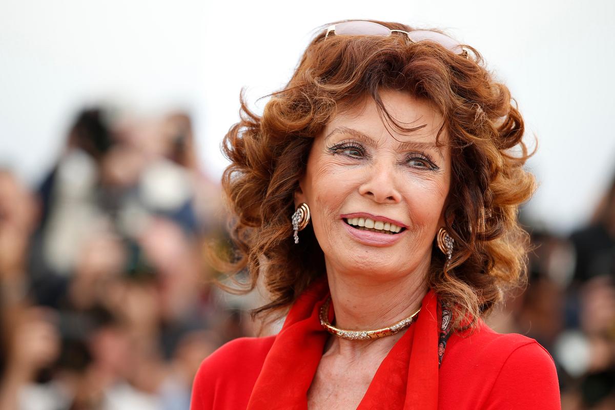 Film Legend Sophia Loren Has Successful Surgery After Fracturing Leg in Fall at Home, Agent Says