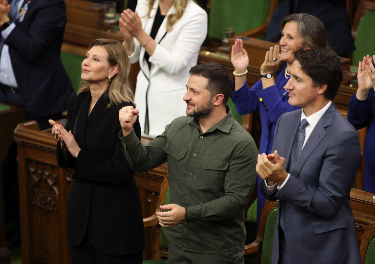 Ukrainian President Volodymyr Zelenskyy and Prime Minister Justin Trudeau take part in a standing ovation for Yaroslav Hunka, who was in attendance in the House of Commons on Sept. 22, 2023. It later emerged that Mr. Hunka had served in a Nazi military unit in Ukraine during World War II. (The Canadian Press/Patrick Doyle)