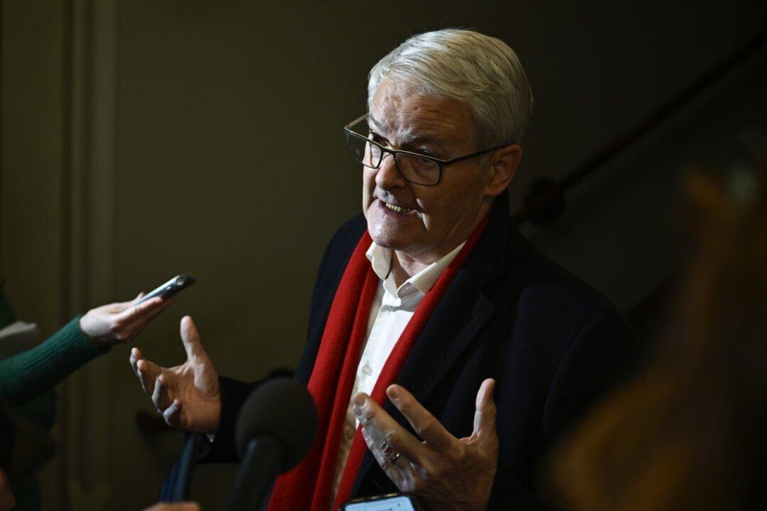 Former Foreign Minister Marc Garneau Says Canada, South Korea Should Form Closer Ties