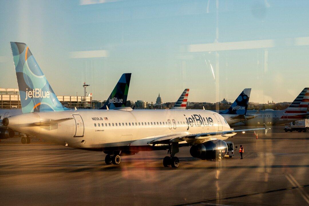 8 Injured When JetBlue Flight From Ecuador Hits Severe Turbulence as It Approaches Fort Lauderdale