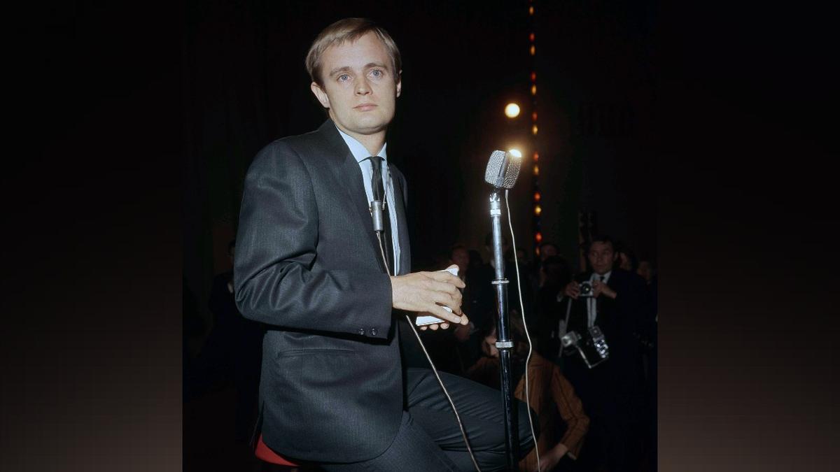 David McCallum, Star of Hit TV Series ‘The Man From U.N.C.L.E.’ and ‘NCIS,’ Dies at 90