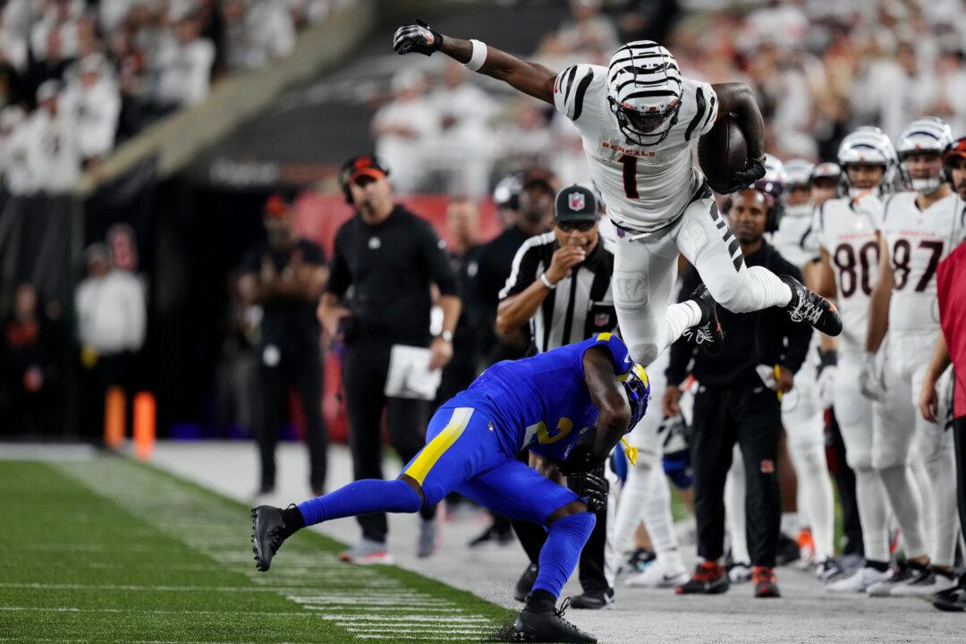 Bengals Beat Rams to Pick up First Win of Season