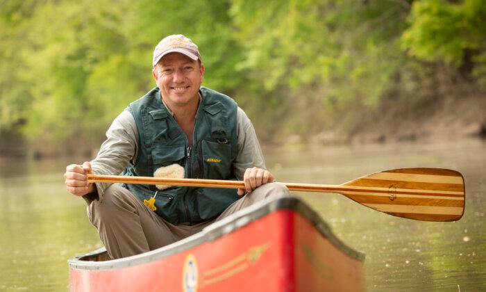 Writer Canoes Across America, Reveals What Unites This Country