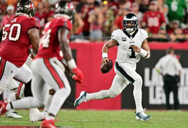 Jalen Hurts (1) of the Philadelphia Eagles scrambles during the second quarter against the Tampa Bay Buccaneers at Raymond James Stadium in Tampa on Sept. 25, 2023. (Julio Aguilar/Getty Images)