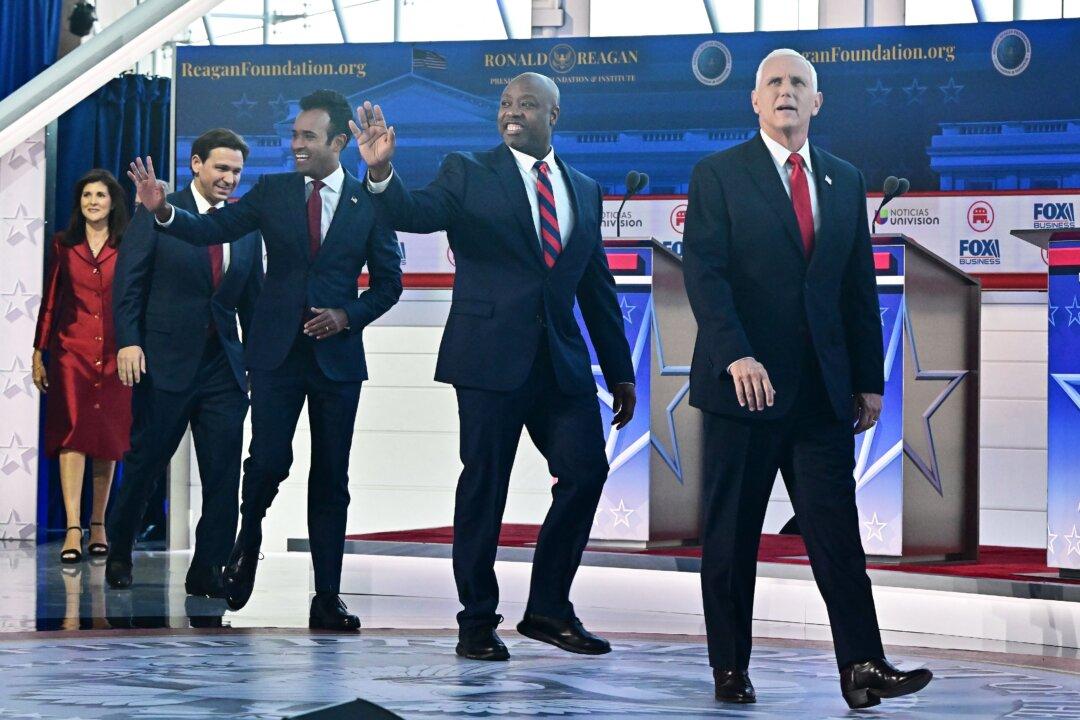GOP Candidates Fail to Make Breakthrough at Trump-less Debate