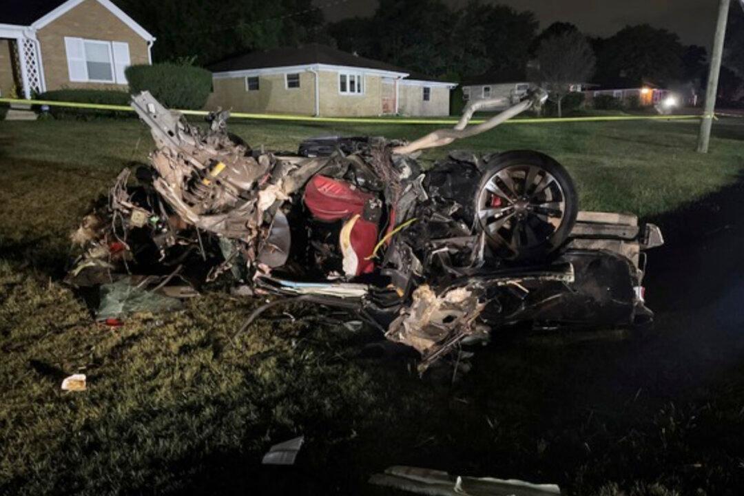 3 Dead After Sports Car Crashes in Indianapolis, Minutes After Police End Pursuit