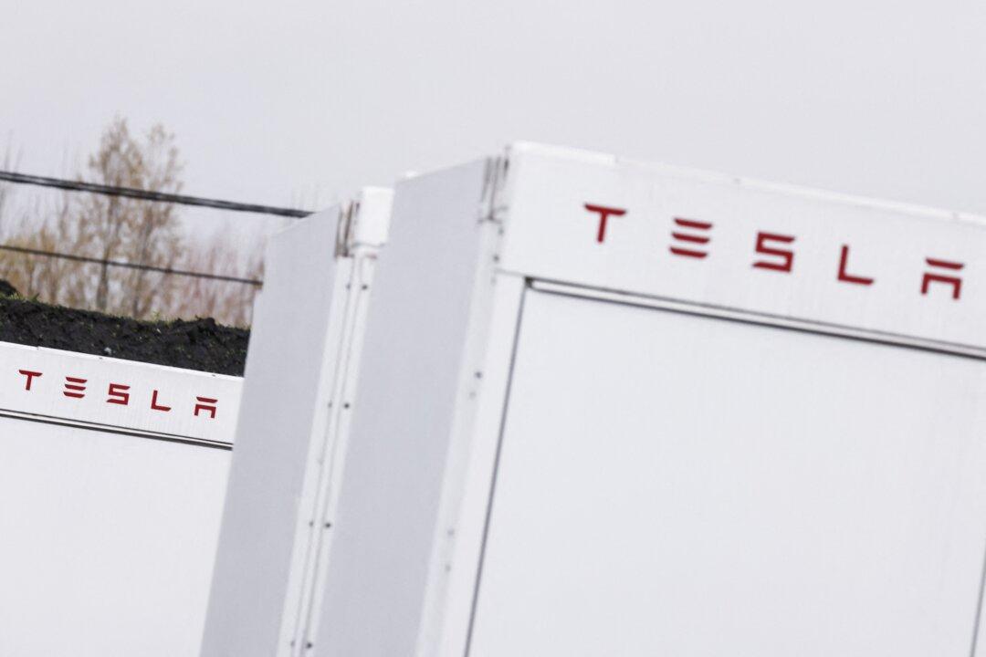 Fire Breaks Out at $60 Million Tesla Battery Station in Queensland