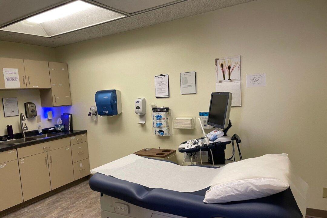 Montana Judge Temporarily Blocks Law Requiring Abortion Clinics to Be Licensed