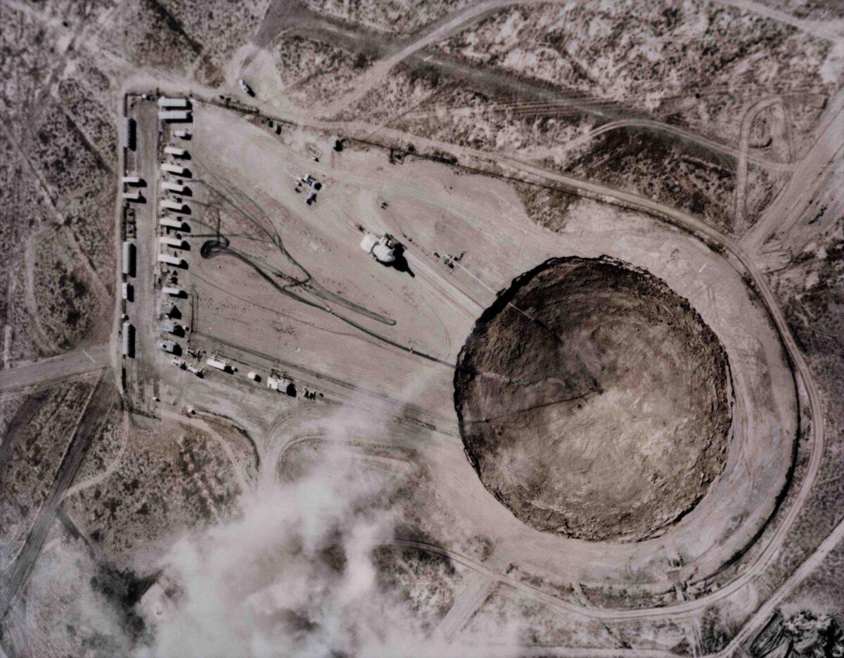 Pentagon Announces Pursuit of Major New Nuclear Weapon | USNN World News  An aerial view of the subsidence crater formed by the Huron King underground nuclear test in Nevada on June 24, 1980. (FPG/Archive Photos/Getty Images)