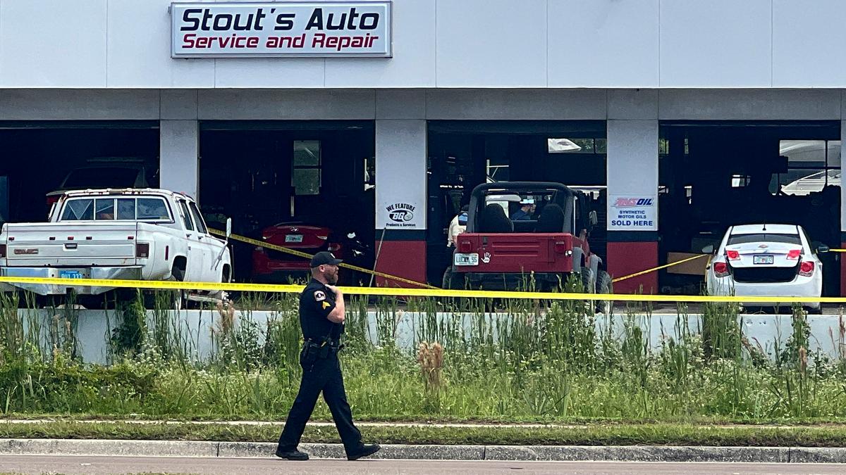 Florida Auto Shop Owner and Angry Customer Shot Each Other to Death, Police Say