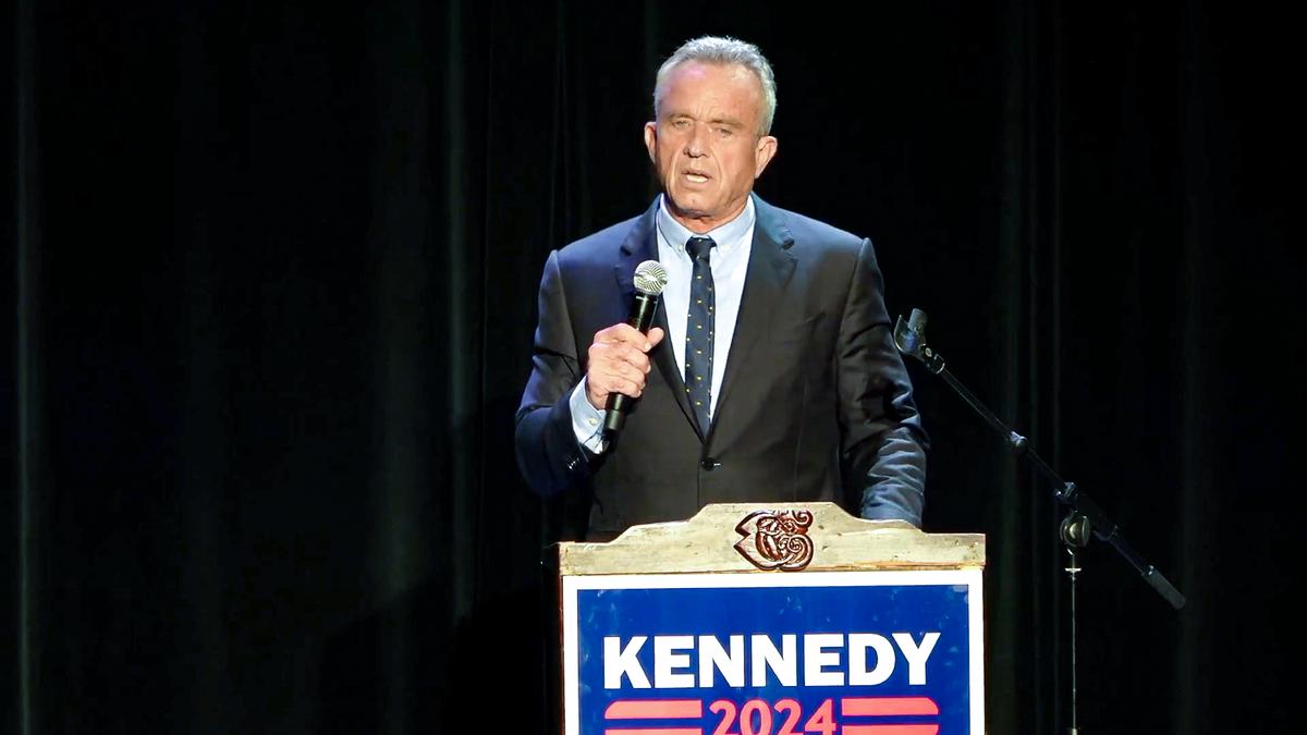  Independent presidential candidate Robert F. Kennedy Jr. speaks at an event in Los Angeles, Calif., on Sept. 15, 2023. (NTD)