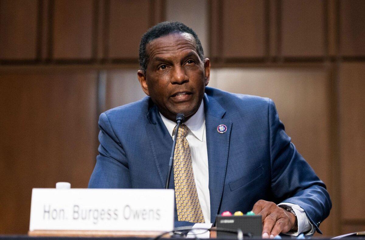  Rep. Burgess Owens, (R-Utah), speaks during a Senate Judiciary Committee hearing on voting rights on Capitol Hill in Washington on April 20, 2021. (Bill Clark/AFP via Getty Images)