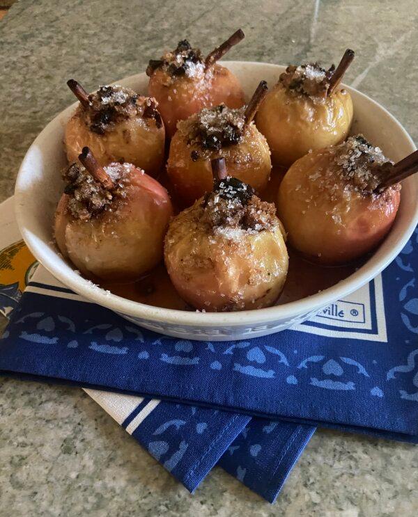 You’ll Fall for This Timeless Baked Apples Recipe